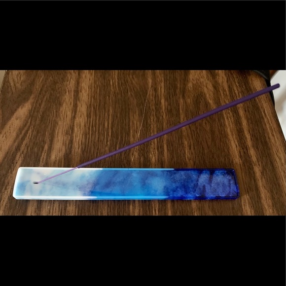 BeachTiff Blue & White Resin Incense Burner - Picture 2 of 3